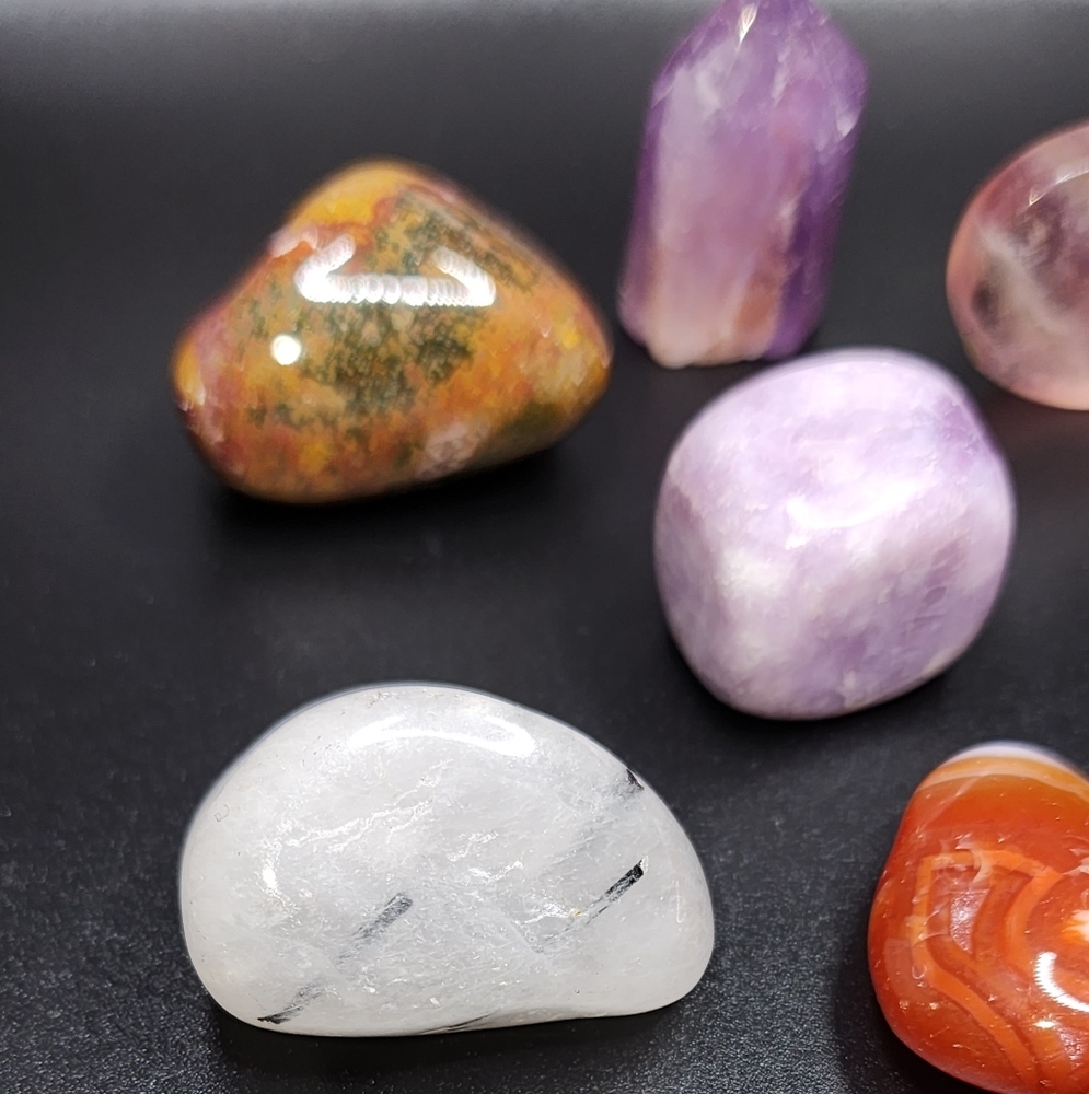 Lot of  Natural Tumbled   Crystals - Picture 8 of 12